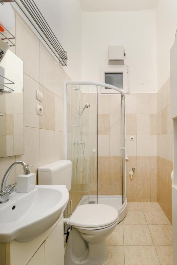Two Separate Rooms Apartment In City Center, Party District Budapest Eksteriør billede